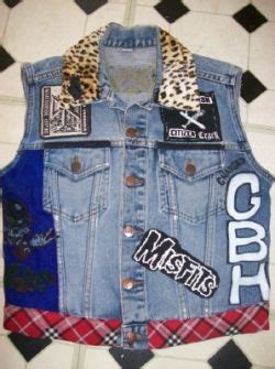 Simple.text punk rock font saying for punk rockers!! Any punk rocker knows that DIY "brand name" for clothing ...