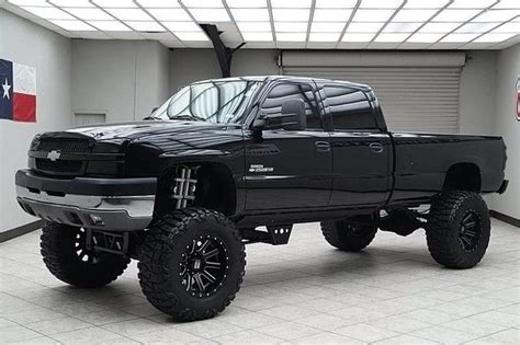 2006 Chevy 2500HD Diesel 4x4 LT1 LIFTED 40s! Long Bed 50k!
