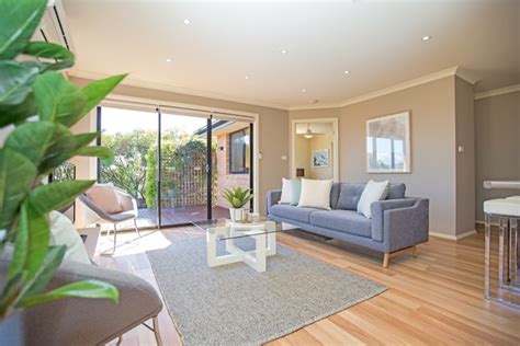 If you are looking for easy plants decoration tips and ideas. Open plan kitchen, dining and living room, small living ...