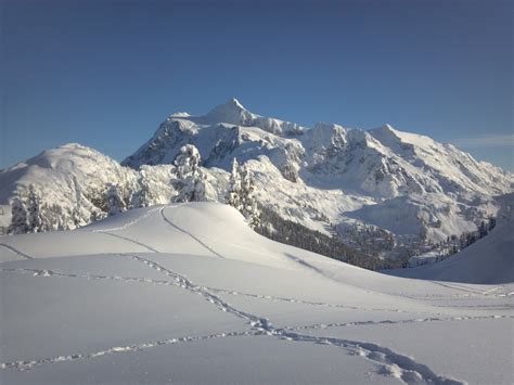 The road literally ends an hour out of town at a trailhead that brings hikers to a gorgeous viewpoint of shuksan and mount baker. Life is a mountain.: Snowshoe Heather Meadow to Artist ...