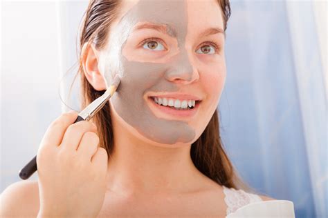 Seperti diketahui, kulit berminyak bisa mendatangkan berbagai masalah. 5 Rekomendasi Masker yang Cocok Untuk Kulit Berminyak