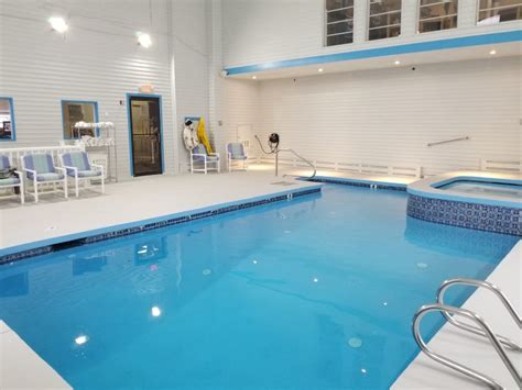 Hamptons Heated Indoor Pool And Hot Tub Hampton Village Inn