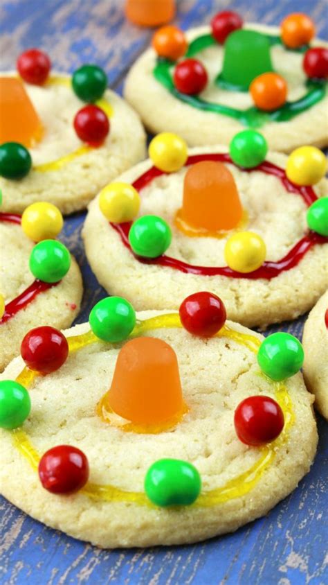 Super easy mexican wedding cookies are soft and buttery with almonds in every bite! Cinco de Mayo Sombrero Cookies Celebration