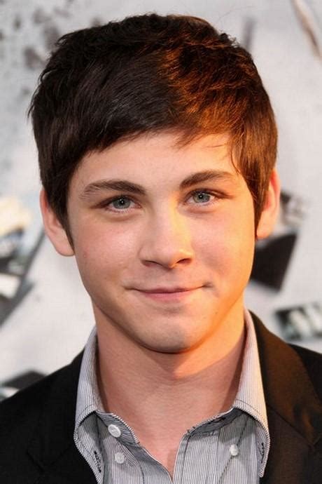 Whether you're a tween boy, 14 year old starting high school, or a young man beginning college, there are many teen hairstyles to choose from. Good looking haircuts for boys