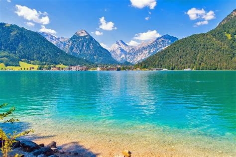 The 11 Most Beautiful Lakes In Austria That Might Astound You
