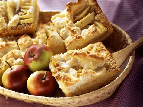 Maybe you would like to learn more about one of these? Apfel-Kokos-Kuchen mit Baiser Rezept | EAT SMARTER