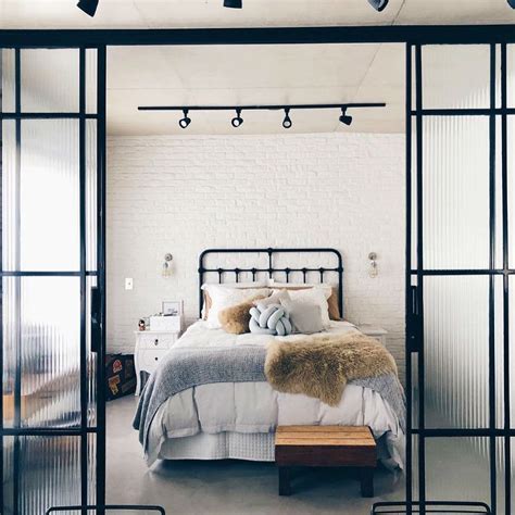 Creating a romantic bedroom can be easy with the right colors and accessories. Home Garden and Decor Inspiration. | Romantic bedroom ...
