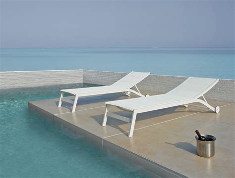 Amazing pool lounge chair on the half luxury pool chairs for a summer lounge oasis. Pool Lounge Chairs for Outdoor Recreational Areas - Traba ...