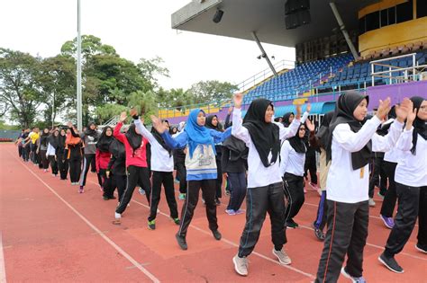 Tekan tubi adalah salah satu latihan terbaik untuk membina teras badan, latihan ini sering dilakukan oleh tentera dan badan uniform lain umumnya. MODUL PALAPES