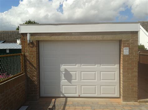 A sectional garage door has many benefits and is a great choice for your midwestern home. Sectional Garage Doors Maximise Opening - Garage Door ...