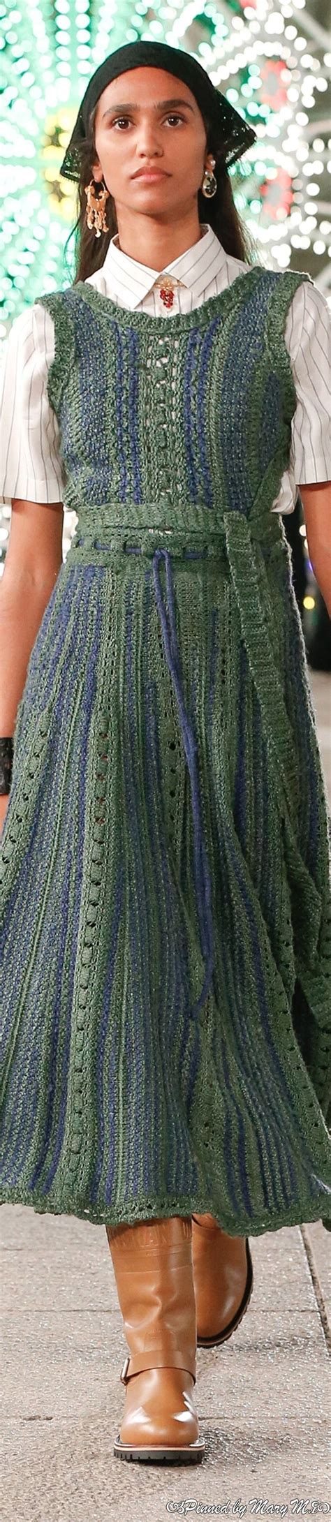 Abiti da festa 2021 abiti da cocktail illusion in pizzo abiti da festa di nozze con giacca a maniche lunghe abito da sposa per gli ospiti. Christian Dior Resort 2021 nel 2020 | Moda, Abiti, Accessori