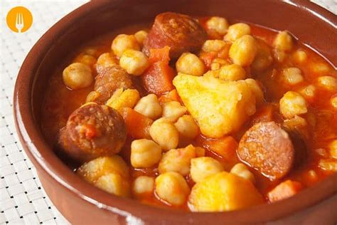 Plato caliente, nutritivo, lleno de las proteínas de los garbanzos, que pueden alcanzar los 20g por. Cazuela de Garbanzos con Chorizo. 2 Rectas con Vídeo ...