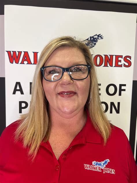 Walker Jones Mega Center Staff | Waycross pre-owned dealer in Waycross GA