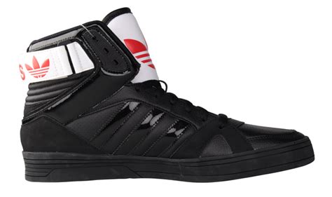 Check spelling or type a new query. Torna l'iconica adidas Space Diver | Fashion Times