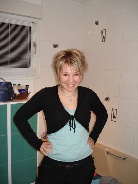 Julie MOREL, 37 ans (VANNOZ, MOREZ)  Copains d'avant