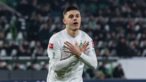 Milot rashica, 24, from kosovo sv werder bremen, since 2017 left winger market value: BVB sucht neuen Stürmer: Guerreiro macht sich für PSG-Star ...
