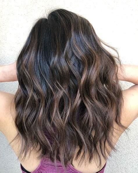 Los diferentes colores de tintes para el cabello existen especialmente para realzar la belleza femenina que toda mujer posee. Luces en el cabello 2019: Los tonos de highlights para ...