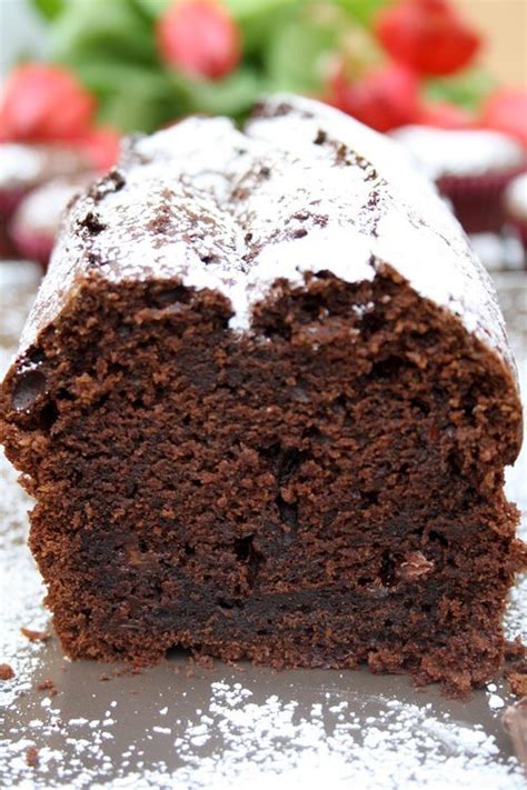 Ein einfacher und schnell gemachter schokoladenkuchen mit schokostücken. Rezept: Sündiger Schokoladenkuchen mit Schokostückchen und ...