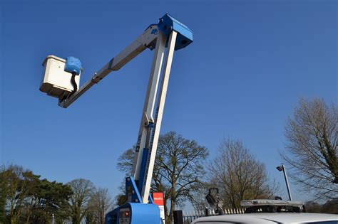 Used Toyota Hilux Active 4x4 D 4d 132 Mtr Cherry Picker