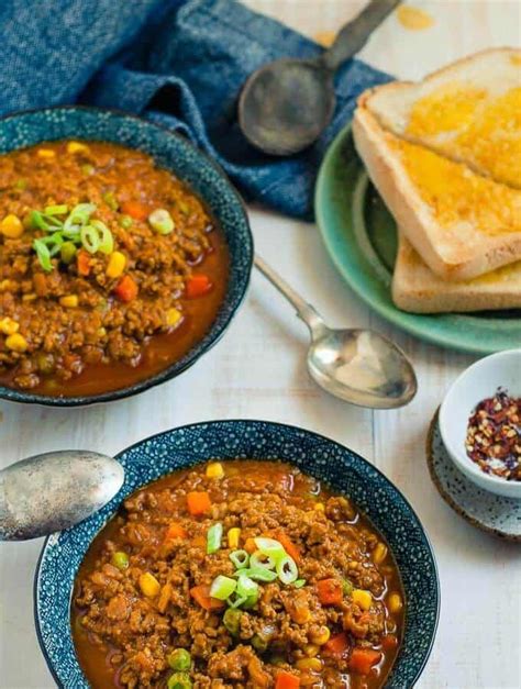 There always seems to be an odd pepper lurking in the back of the fridge salad drawer. Savoury Mince Curry | Recipe | Mince dishes, Minced beef recipes, Veal recipes