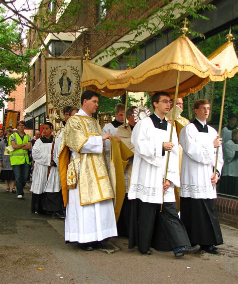 Blessed Sacrament In Procession The Eucharistic Lord Is Ca Flickr