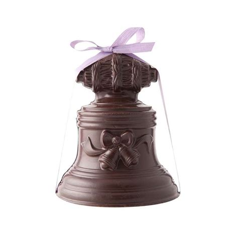 La consommation d'œufs pour pâques semble être liée à l'interdiction d'en consommer pendant le carême précédant pâques. Cloche en chocolat noir 72 % de cacao. Un chocolat de ...