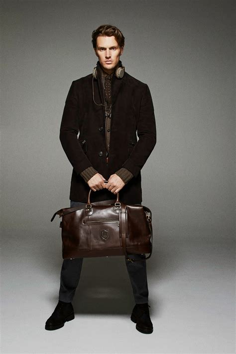 An urban, sophisticated and effortless collection of style. DAME SKARLETTE : Massimo Dutti collection AH 2014-2015