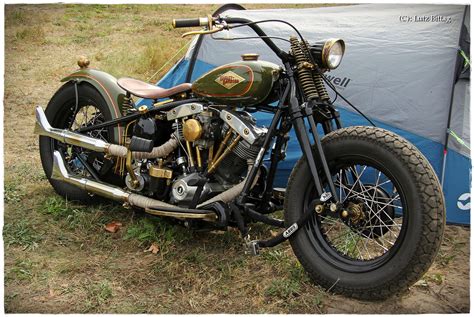 reflektieren Innenstadt warten alte harley kaufen etwas Amüsement Rendern