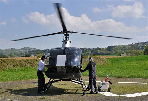 Le schweizer 333 fut lancé deux ans plus tard : Zeitachse - Flugzeug-bild.de