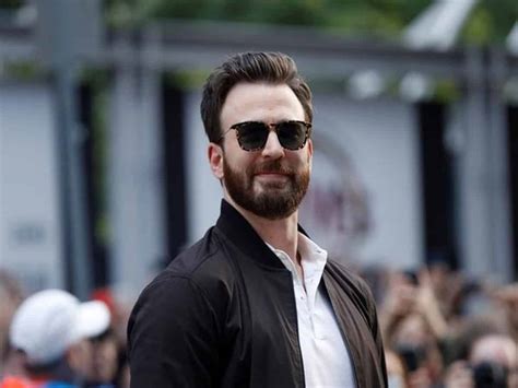 Chris evans official instagram a starting point: Chris Evans uses nude leak attention to urge Americans to vote
