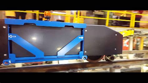 B Maxi Battery Powered Railcar Movershunter On High Rail Track Youtube
