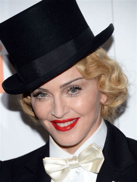 Madonnas Iconic Beauty Looks Ellemag Madonna 80s Makeup Iconic Beauty Stylish Girl Pic True