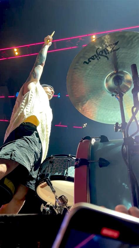 Josh Dun Tyler Joseph twenty one pilots Tøp drums concert scaled