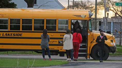 Milwaukee Public Schools short 80 bus drivers, part of national trend