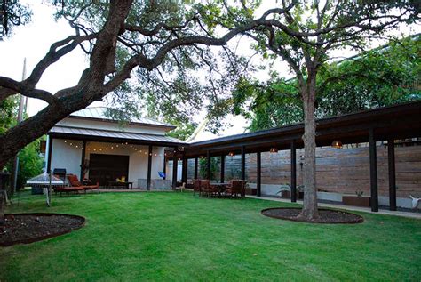 Design rumah kampung moden blog sihatimerahjambu. 45+ Gambar Halaman Rumah Yang Luas Terbaik - Eyecandy World