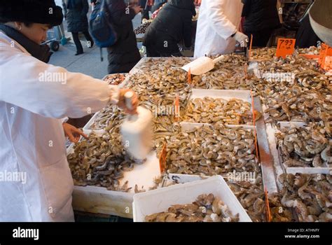 Outdoor Fish Market In Chinatown New York City Stock Photo Royalty