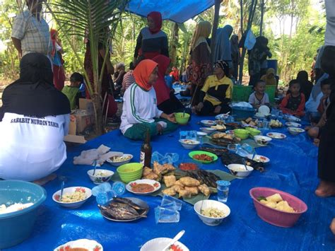 Maybe you would like to learn more about one of these? Photo : Makan Bersama Ubi Kayu Rasa Rindu dan Rasa Mana ...