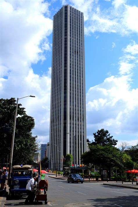 Colseguros, tequendama, davivienda, bancolombia, seguros tequendama buildings. Torre Colpatria - Viajar por Colombia