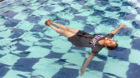 BERENANG GAYA PUNGGUNG - YouTube