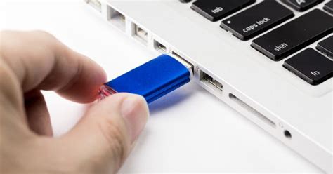 How To Use Flash Drive In Your Computer Storables