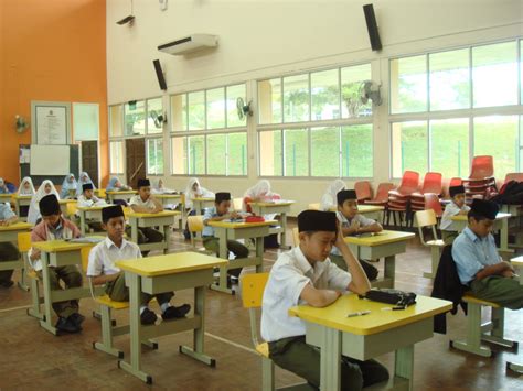 Program bimbingan dan konseling di sekolah harus sejalan dengan program pendidikan pada sekolah yang bersangkutan. UNIT BIMBINGAN DAN KAUNSELING SEKOLAH RENDAH PANTAI ...