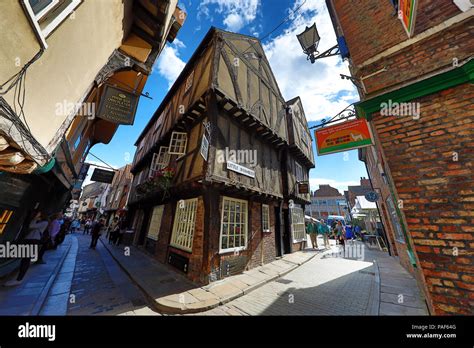 York Shambles Old Hi Res Stock Photography And Images Alamy