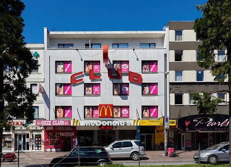 Zapraszamy na oficjalną witrynę internetową mcdonald's, gdzie dowiesz się wszystkiego na temat produktów, promocji, ofert specjalnych, pracy i wiele więcej. McDonald's-CLUB? Hier gibt es wohl das schärfste Essen in ...