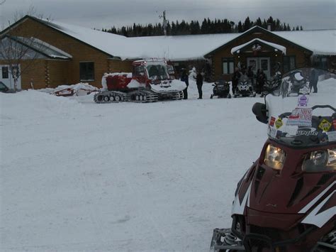 2011 Sledworthy Magazine Ride Snowmobile Motoneige Nb