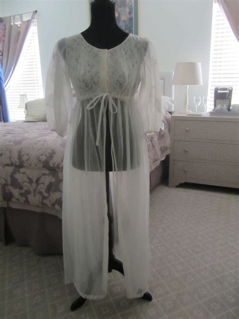 vintage miss elaine white lace robe size medium gem