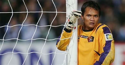 5 Pemain Sepak Bola Legenda Indonesia Yang Pernah Bermain Di Luar Negeri