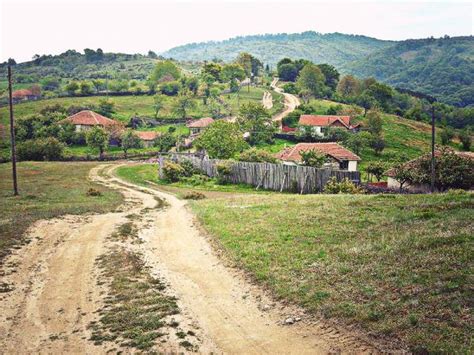 Kamenica or dardana, or kosovska kamenica, is a town and municipality located in the gjilan district of kosovo. Desivojca