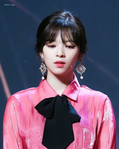 데뷔 초같은 이유로 유깡패라고 불린 걸 순화시켜 정착한 별명.16 멤버들이 정연을 이야기할 때 엄마 같은 멤버라는 말을 많이하고 뒤에서. 유정연 | YOOJEONGYEON on Instagram: "beautiful :') — 【181214】MAMA in ...