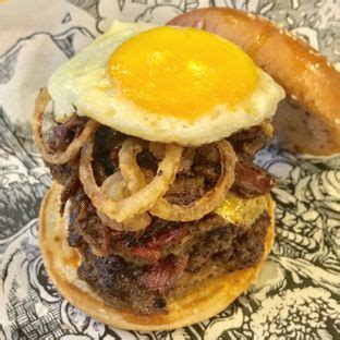 Lawless burgerbar is an attempt of rebranding of one of the most recognized burgerbar in kemang, jakarta. Lawless Burgerbar, Kemang - Lengkap: Menu terbaru, jam ...