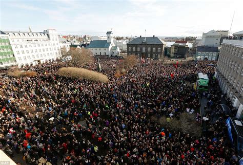 Thousands In Reykjavik To Call For Icelandic Pms Resignation Over Panama Papers Scandal Daily